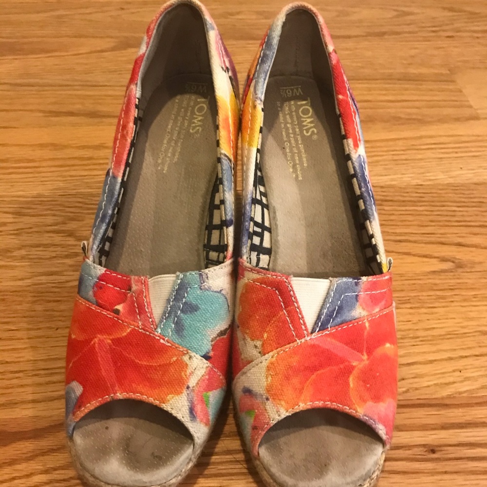 Toms espadrille sandals